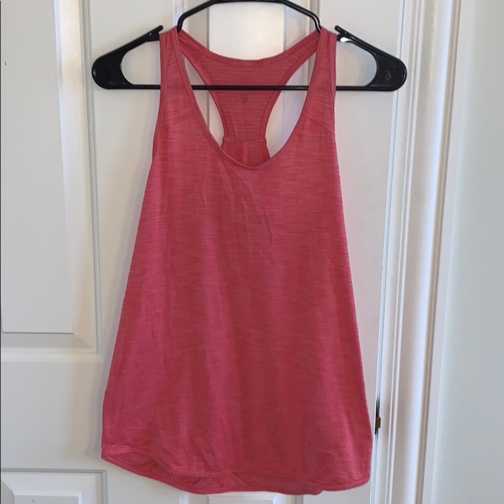 Lululemon tank size 6 very gently worn